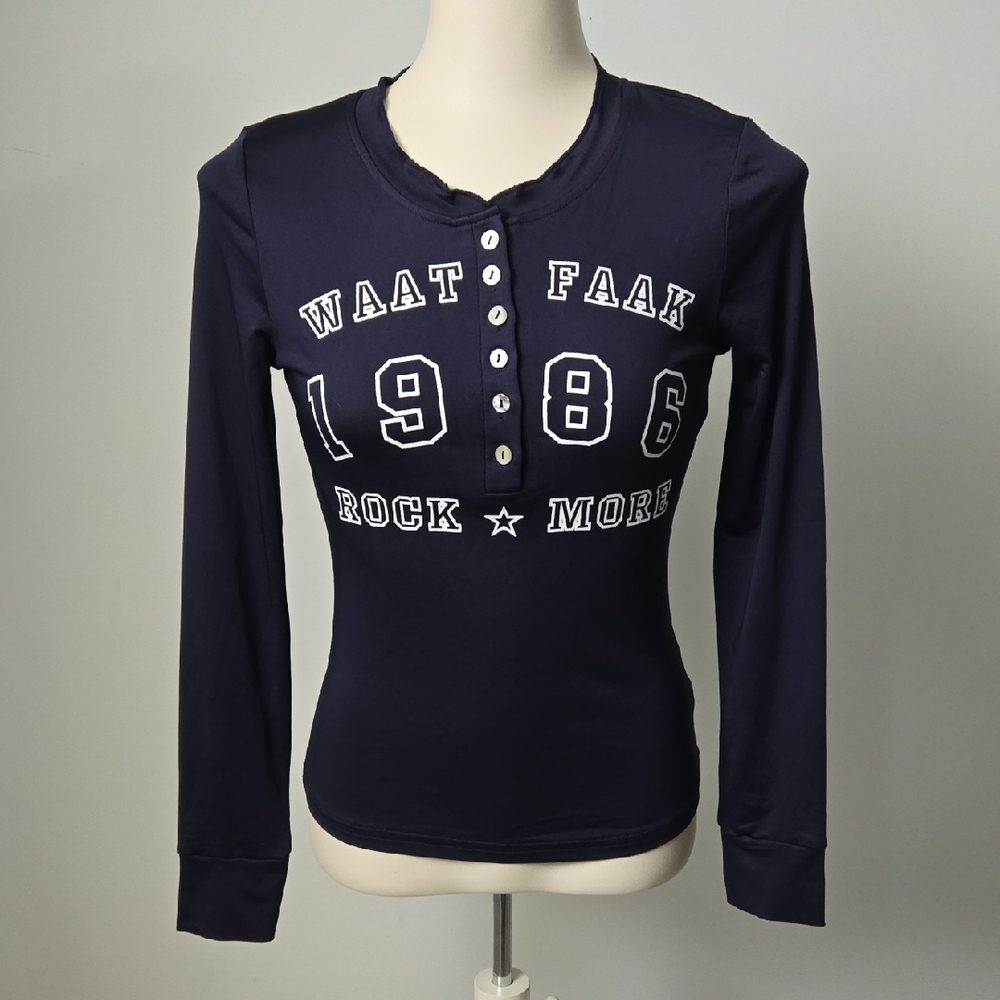 4/$20 ❤️ Navy Long Sleeve Graphic Top (XS/S)